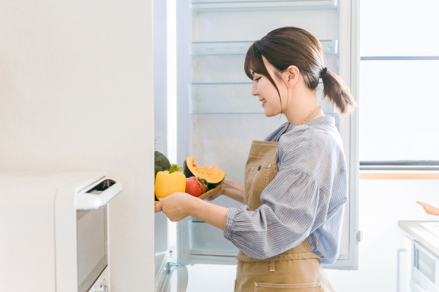 冷蔵庫の上に電子レンジを置いても大丈夫？注意点と安全な置き方 - ヤマダ家電情報サイト