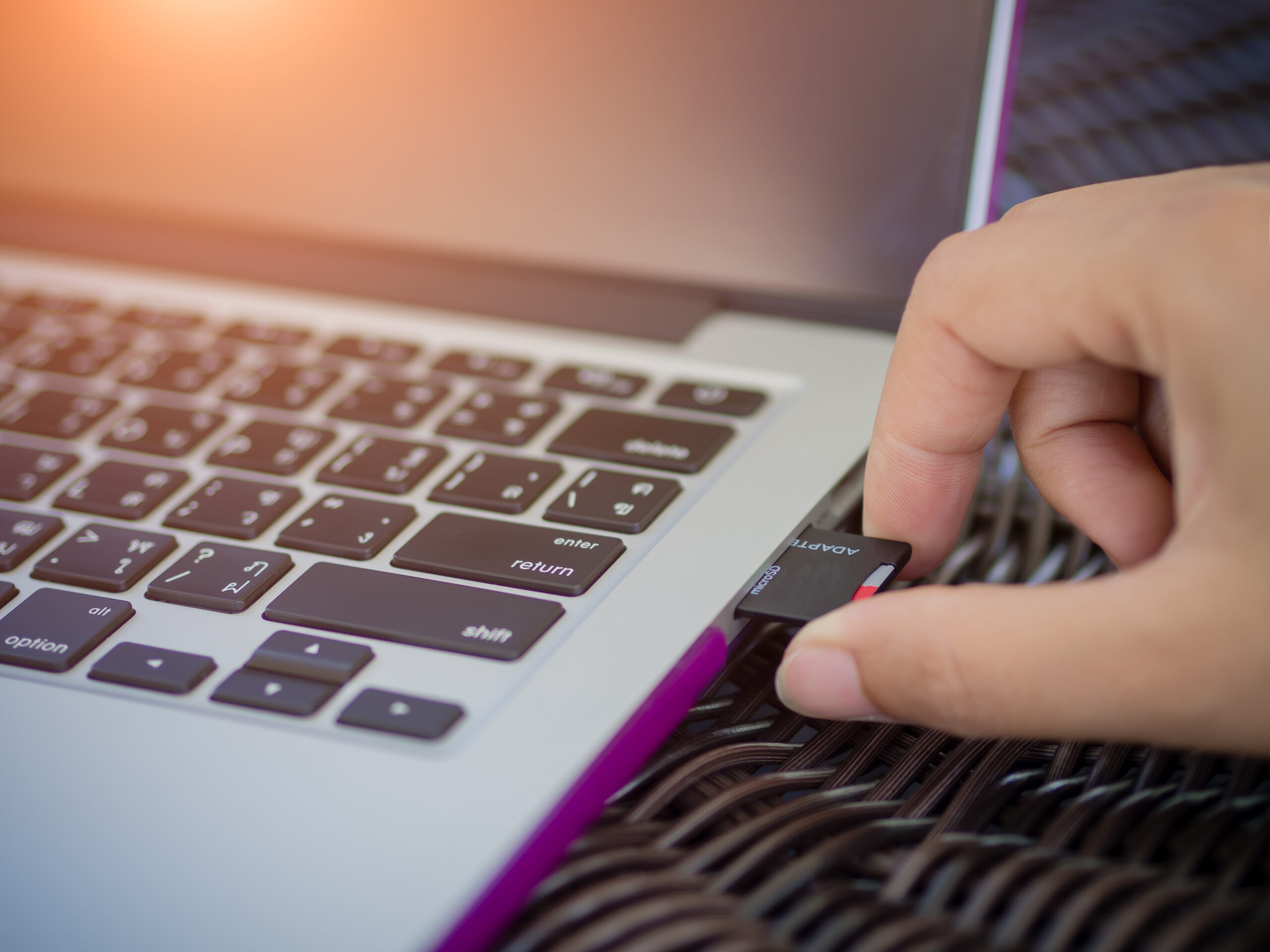 SDカードのデータ復元｜写真やファイルが消えたときの対処法と復旧手順を徹底解説