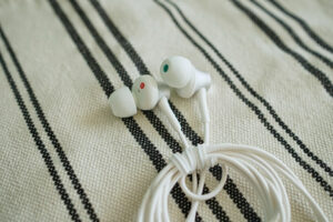AirPods Pro(第2世代)】は買うべきか?気になる点を徹底解説 AirPods Pro(第2世代)】は買うべきか?気になる点を徹底解説