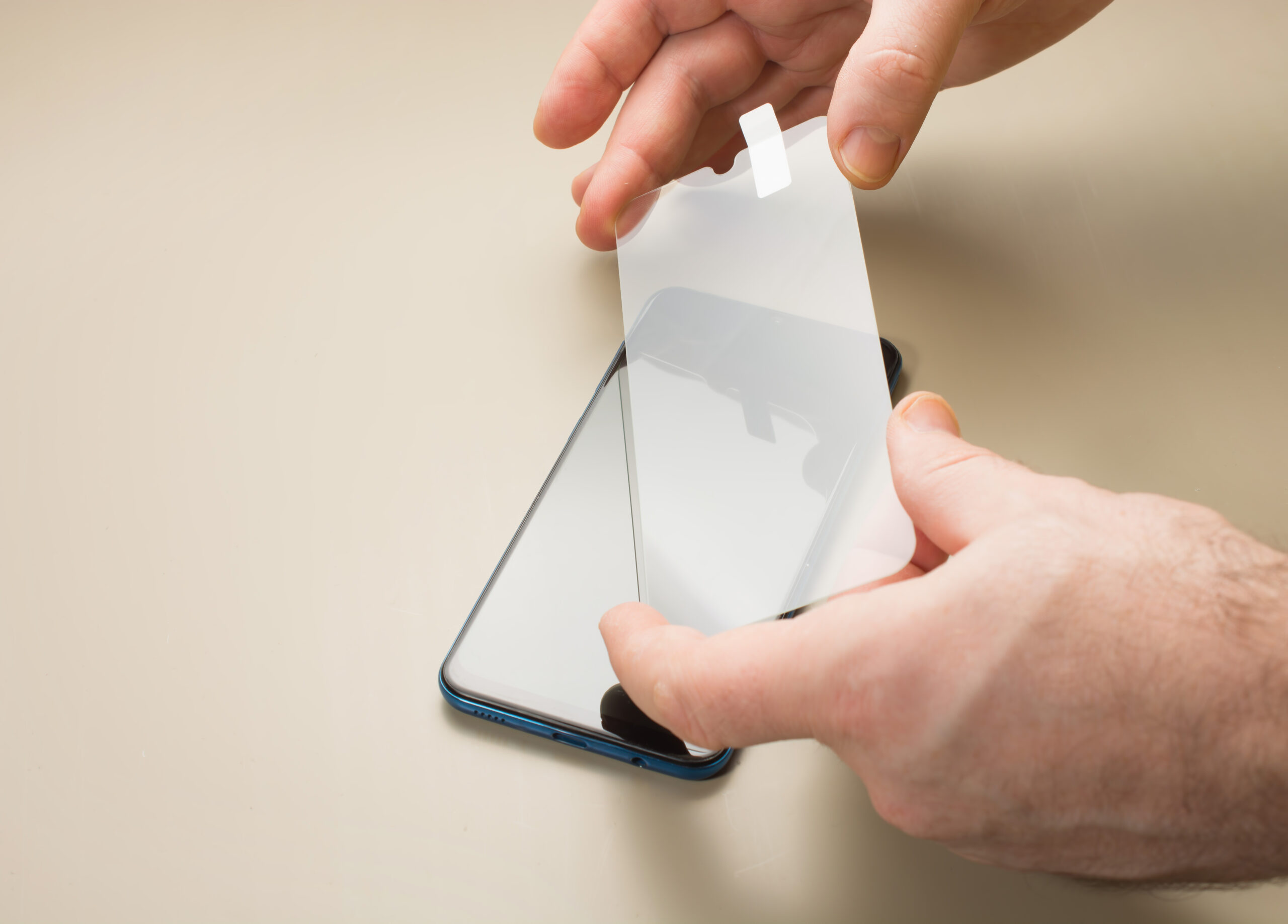 【2026年】iPhone15用保護フィルムのおすすめ29選！視認性を保ちながら落下や傷からもしっかり守れる