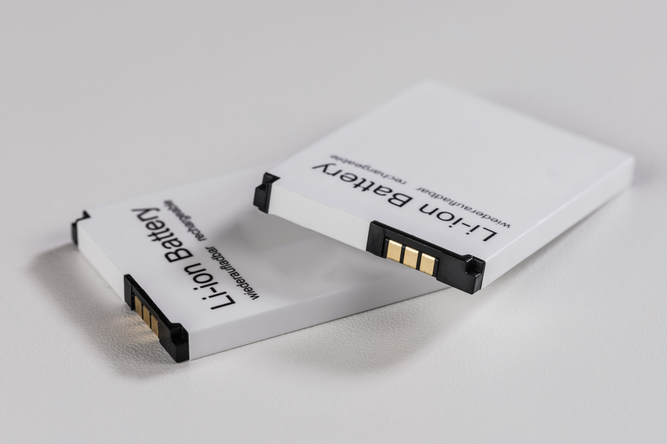 膨らんだモバイルバッテリーの捨て方！安全に捨てるための手順