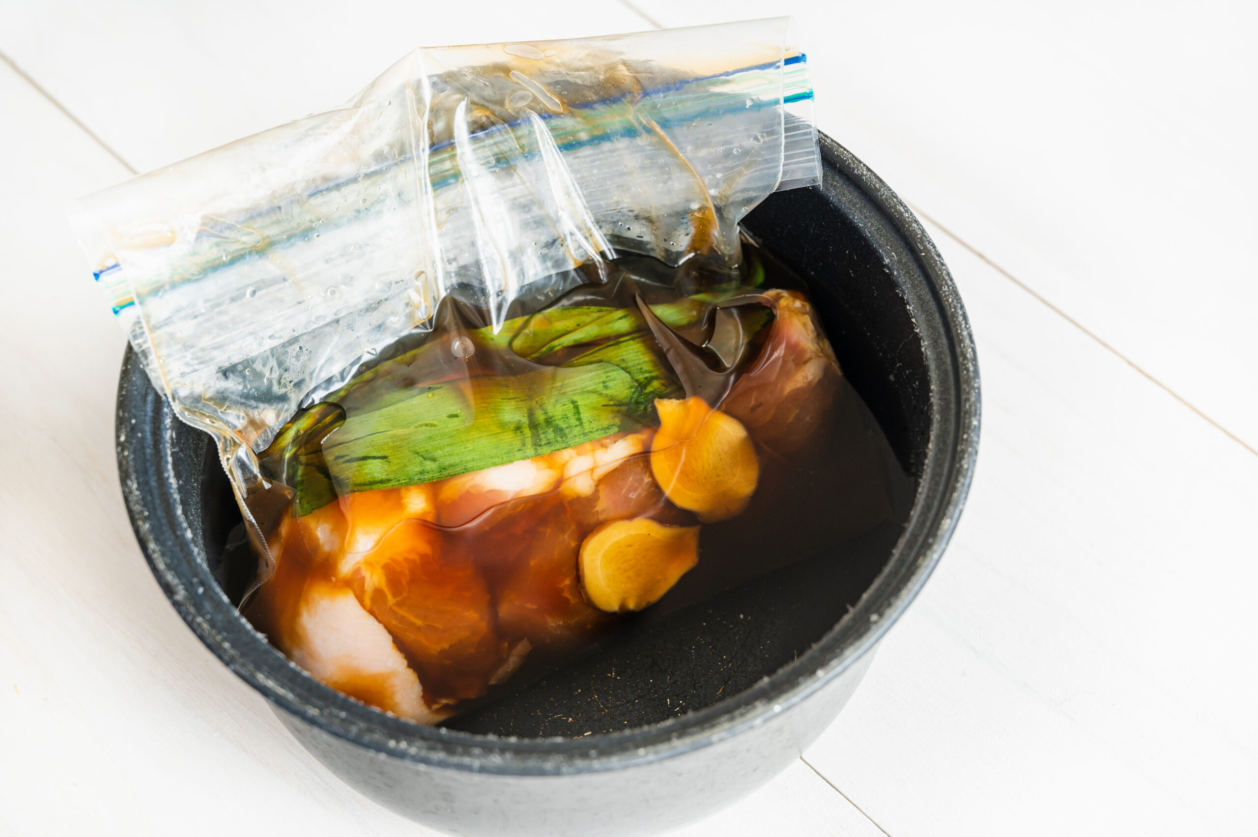 炊飯器で低温調理はできる？ローストビーフやサラダチキンなどのレシピ例も紹介