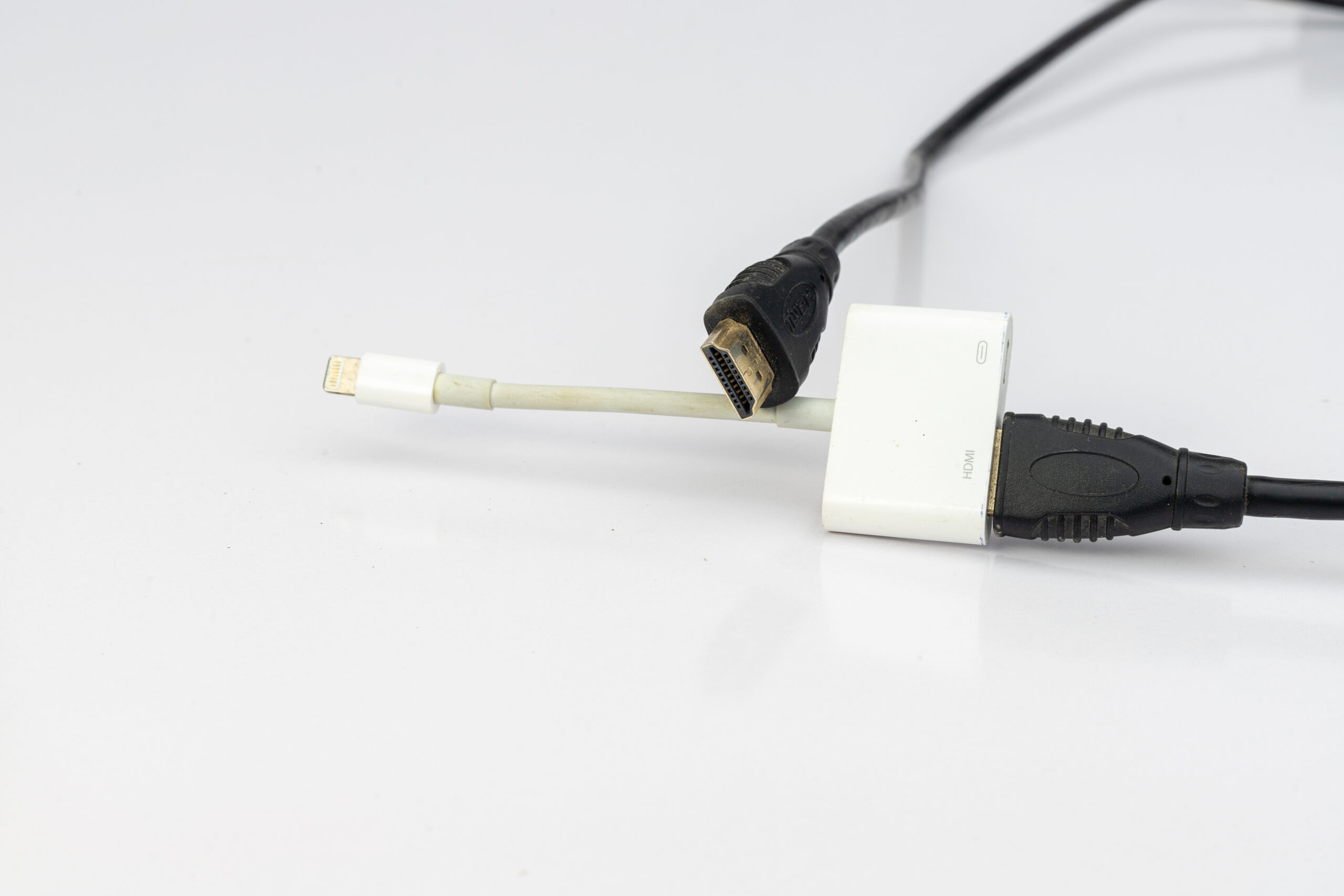 iPhoneでHDMIが映らないときの対処法！初心者でもわかる原因と確認