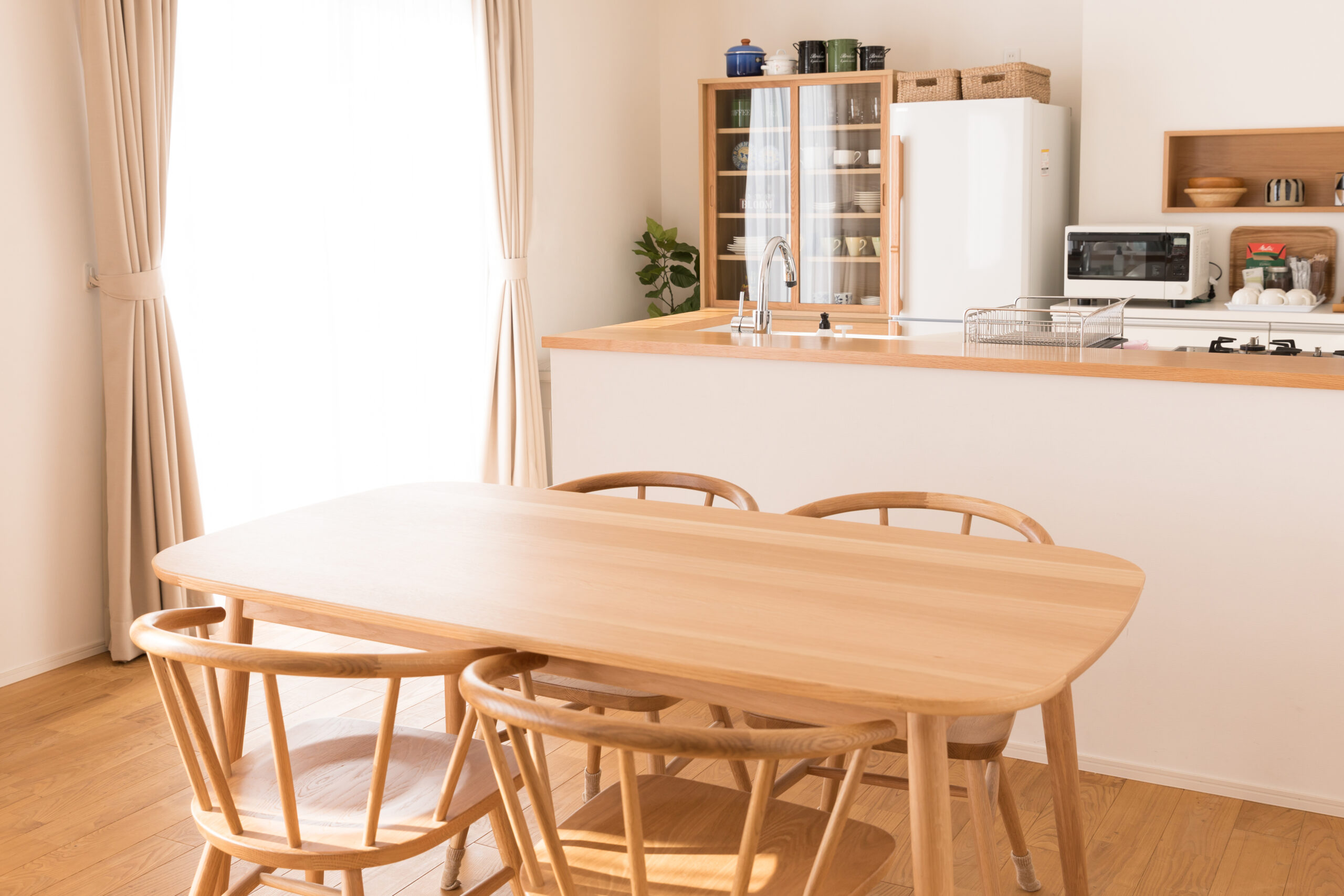 【2025年】ダイニングインテリアにおすすめのアイテム26選！食卓を彩るおしゃれ空間づくり