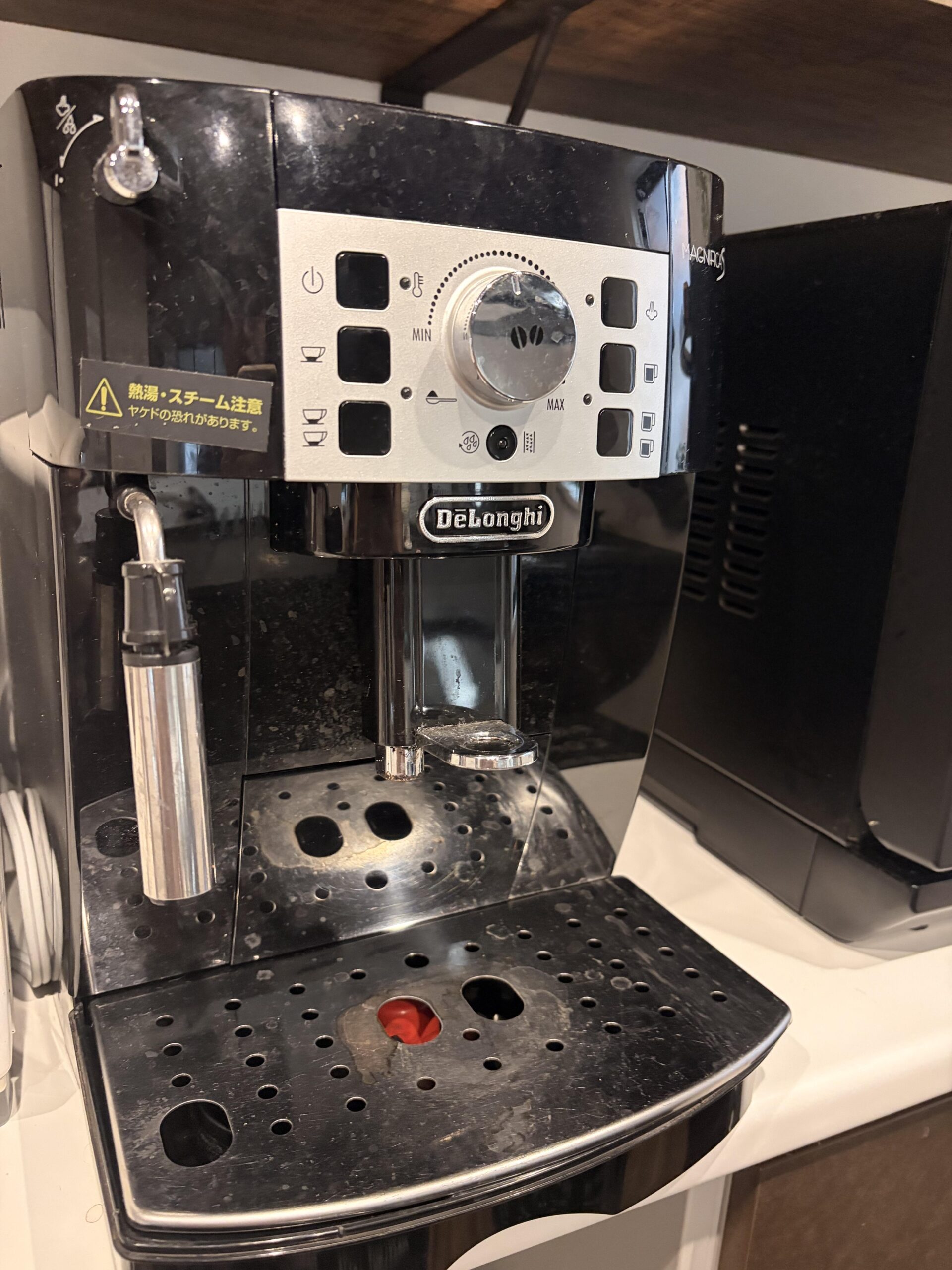 コーヒーマシンって本当に便利？デロンギ マグニフィカシリーズを使っ
